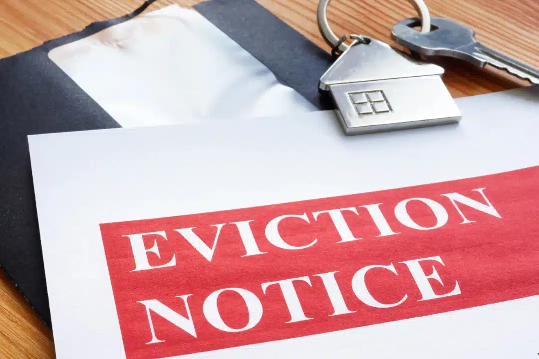 Hotel Eviction Laws: Removing Guests, Notice Rules, and Law Enforcement